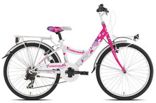 Obvezno morajo biti tudi kolesa za deklice v roza barvi. 
